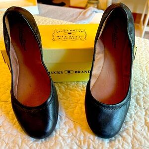 Women’s Lucky Brand black leather ballet flats size 8M